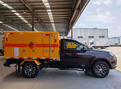 康县爆破器材运输车